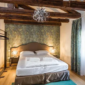  Apartment Polo's Treasures Italy